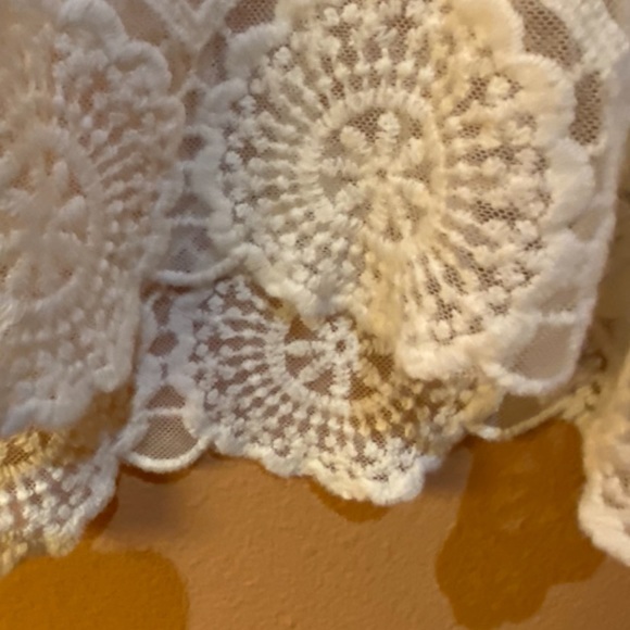 XHILARATION SHEER LACE TOP - Picture 7 of 8